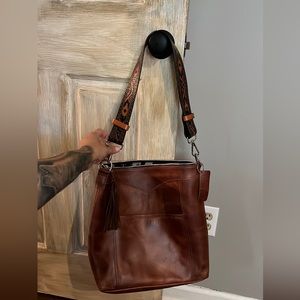 Fringe hill designs shoulder bag